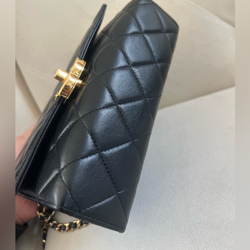 ❌Reserved❌🔥🔥Chanel Quilted Lambskin Golden Box Top Handle mini rectangular Bag - Picture 7 of 9